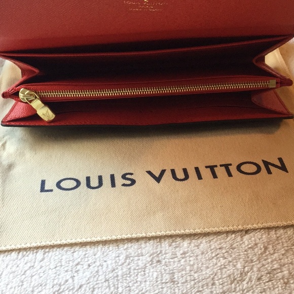 ⭐️LOUIS VUITTON SARAH WALLET ⭐️ NWT ⭐️ - Picture 11 of 16